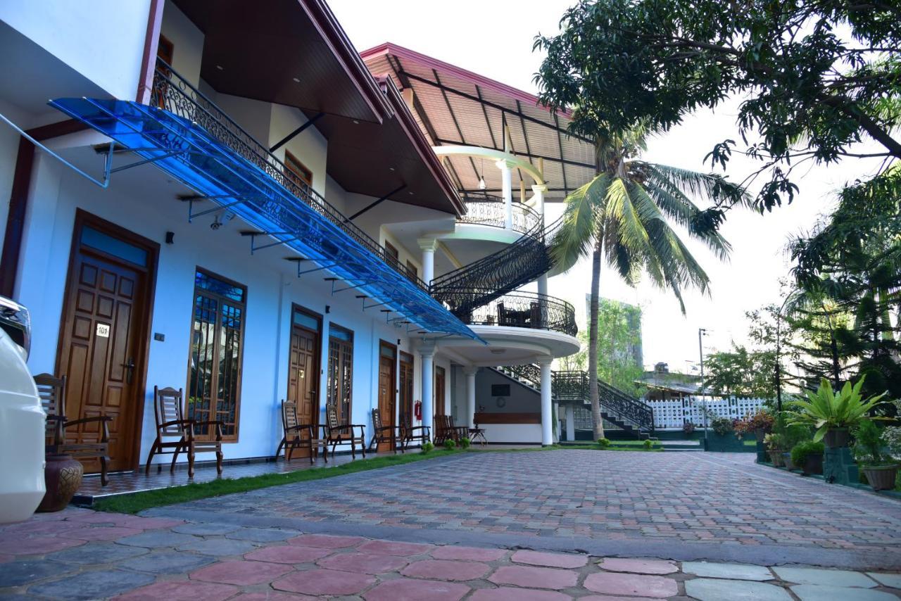 L S Lanka Boutique Hotel Dambulla Exterior photo